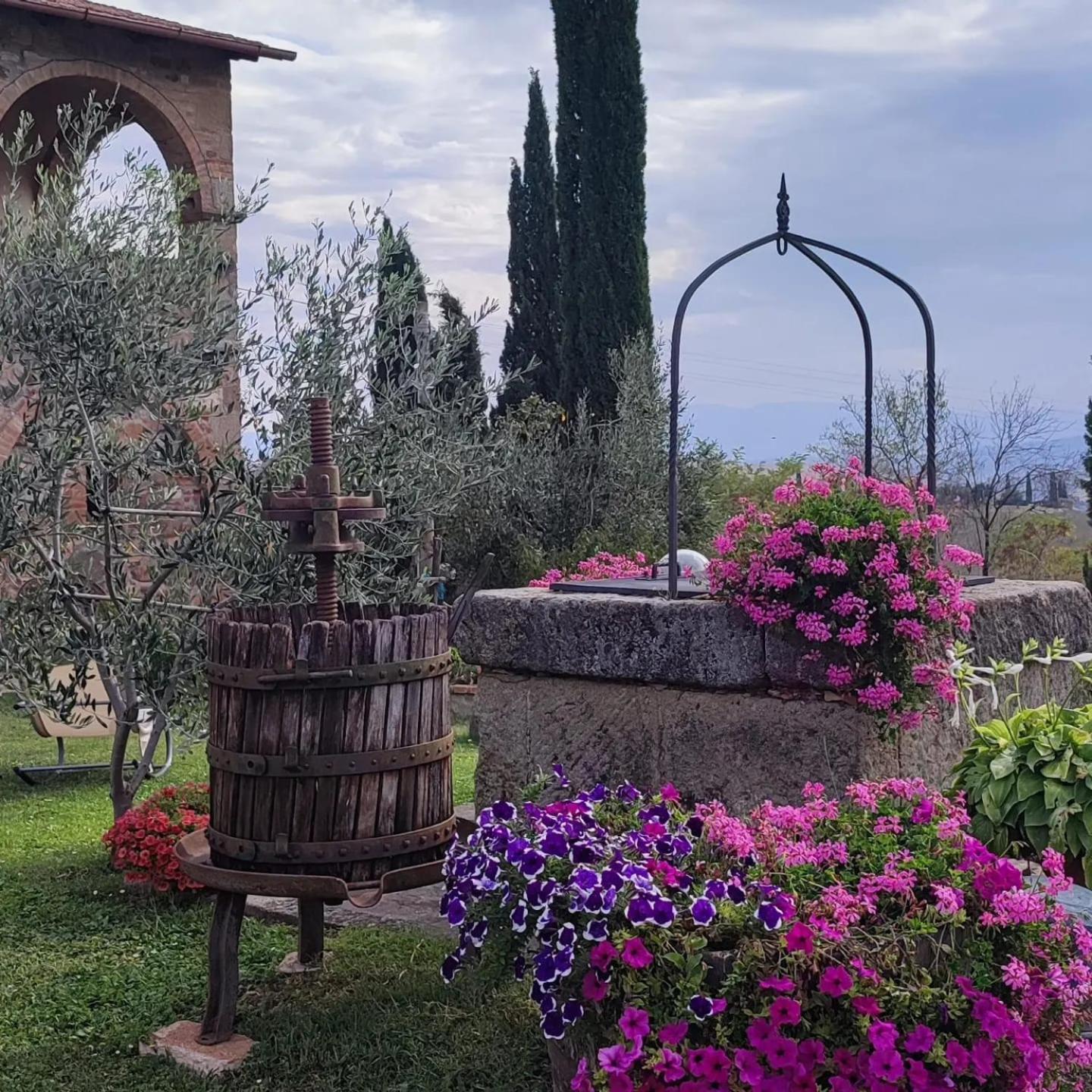 Agriturismo Il Pozzo Castiglione dʼOrcia Buitenkant foto
